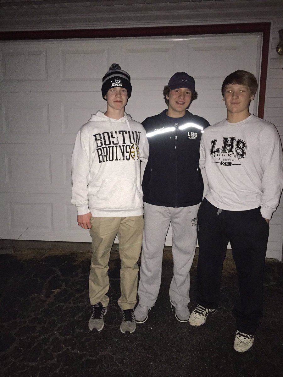 bwiles13's tweet photo. Happy bday @jackbarron_  #tripletline https://t.co/rrdV5P8SCT