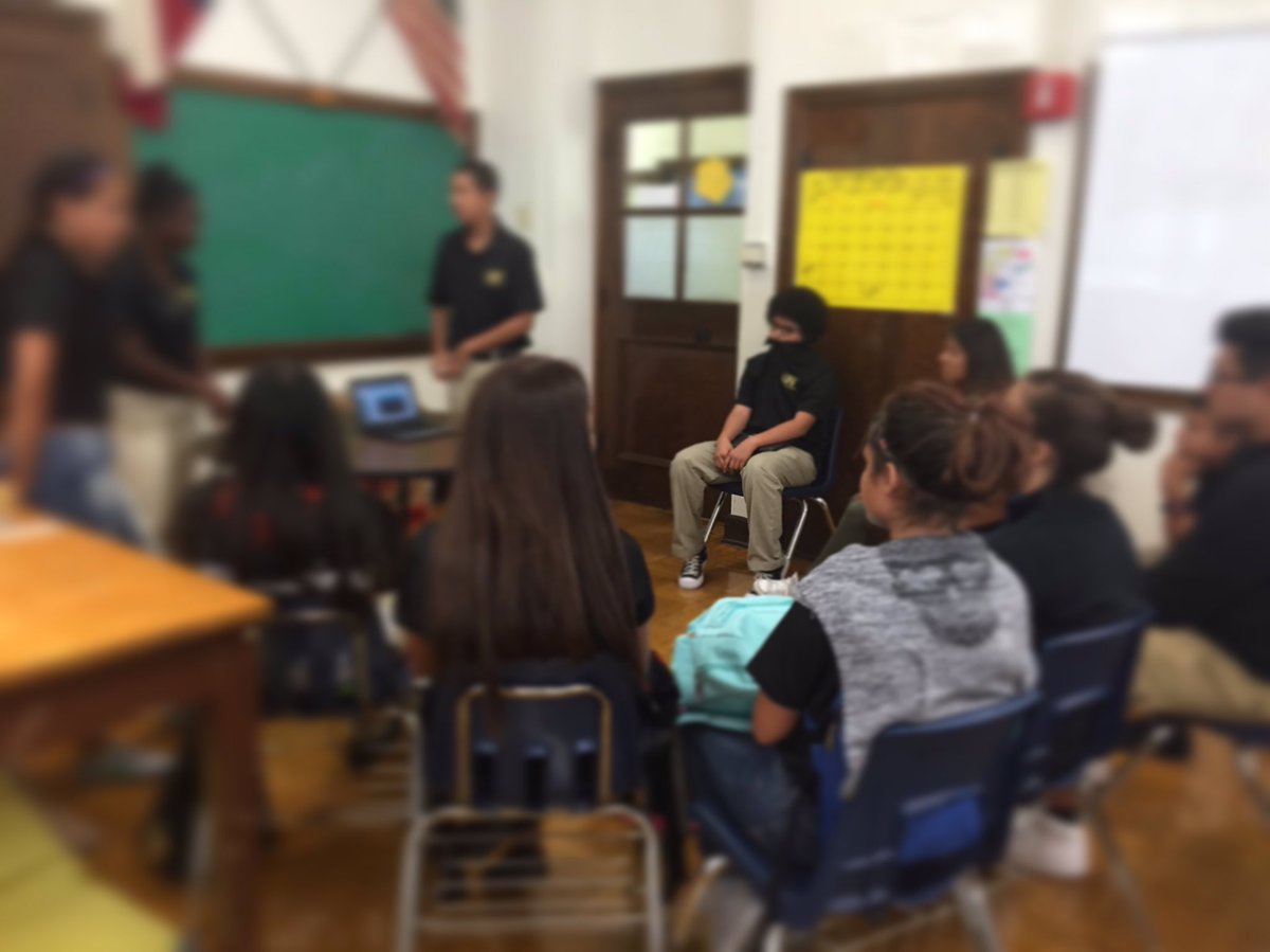 ITS_BonnieG's tweet image. #CriticalFriends Sessions @Panther_NewTech Our students are sharpening their presentation skills. #PantherNT #iamEPISD @newtechnetwork