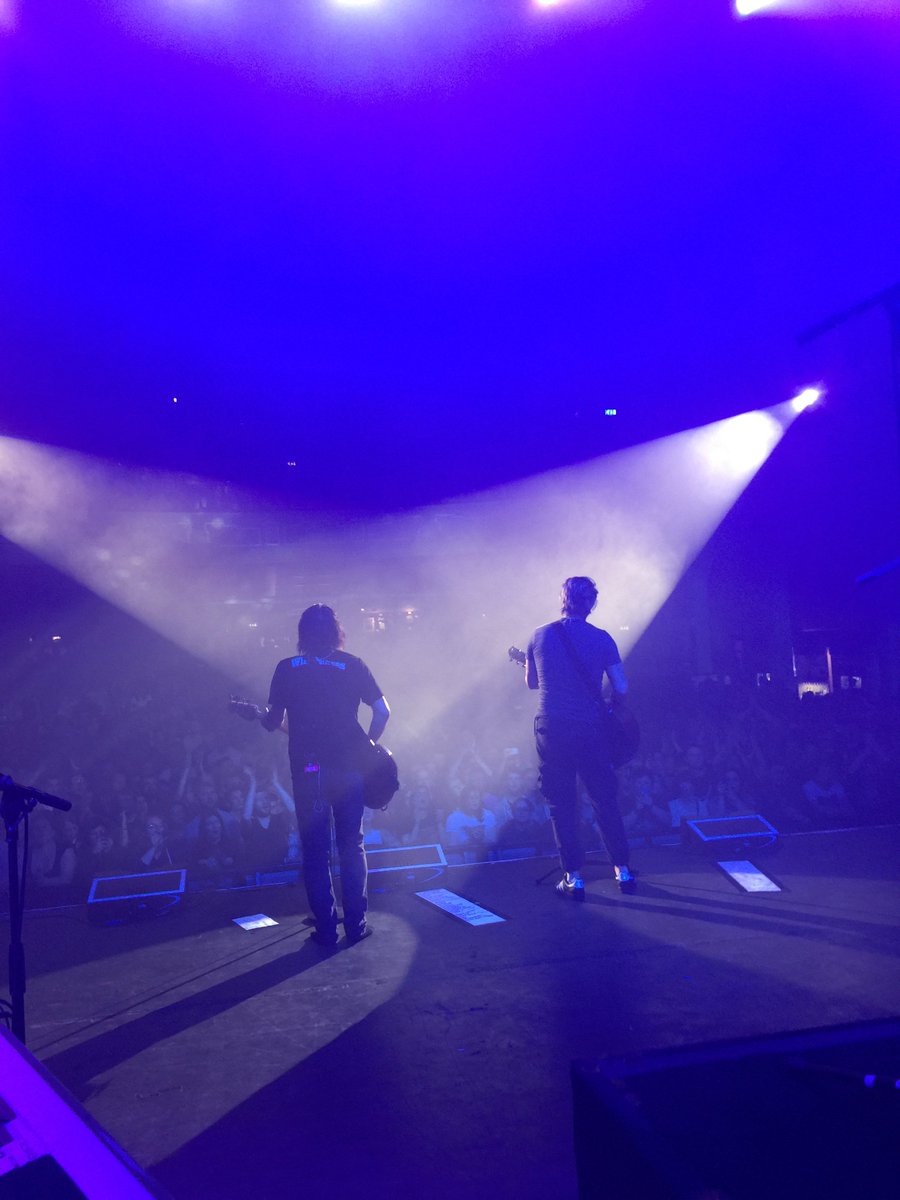 googoodolls's tweet photo. A massive sing along tonite in Glasgow, Scotland at O2 Carling Academy Glasgow! https://t.co/7HLJeDRsK6