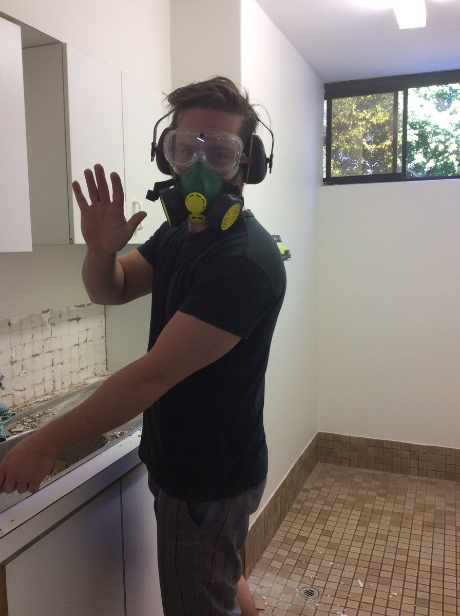 eecwaus's tweet photo. So excited about our new kitchen! Tradie is the best. @eecwaus https://t.co/jfUCZ2aDV6