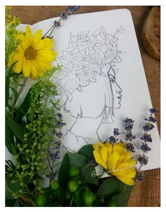 dnkleeandthms's tweet photo. Inktober Day 10 🌸🌺 featuring the Flower Crown Girl. ☀️

#flowercrown #hipster #floral #inktober #art #illustrations https://t.co/DKZ5LzTaUY