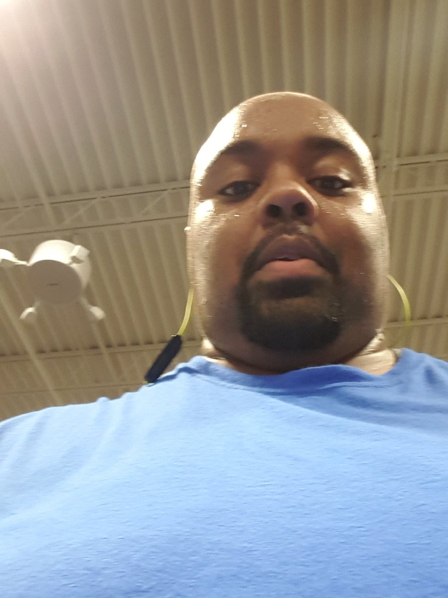 M_A_E84's tweet photo. That moment you stop your workout cause you got gas. https://t.co/DucIVgq9U8
