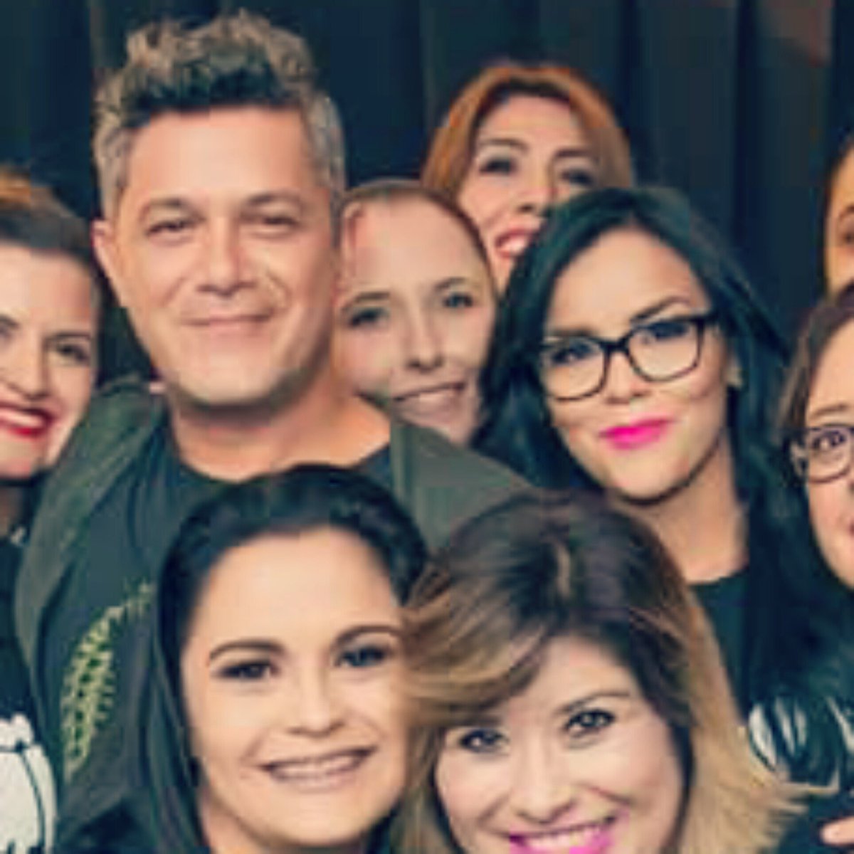 olivacimo05's tweet photo. "Dios no te hubiera dado la capacidad de soñar sin darte también la posibilidad de convertir tus sueños en realidad"
@AlejandroSanz https://t.co/Wr7c0vhRID
