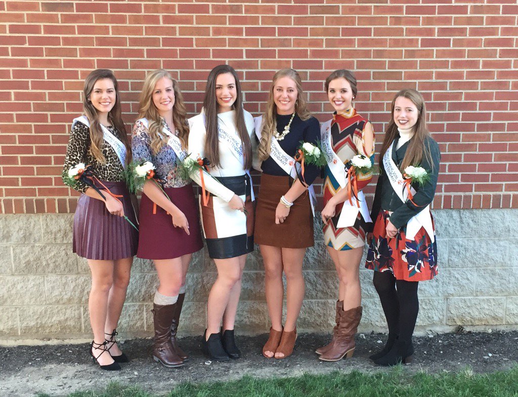 jeffroet's tweet photo. MHS HOCO: Da🍿was a good, da 🏈was great, but it's the court that rates best in the state! Rating: 10.0x6 #corncritic https://t.co/a2wfUS6NpA