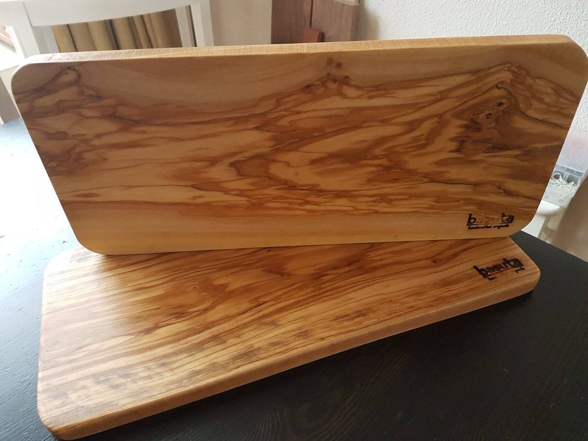 RonaldBuster's tweet photo. Just finished 100% Olive wood serving/cutting board, 45cm x 20cm x 2cm. Now for sale. @masatostudio @DePitchfabriek https://t.co/5j1l5lJiWz