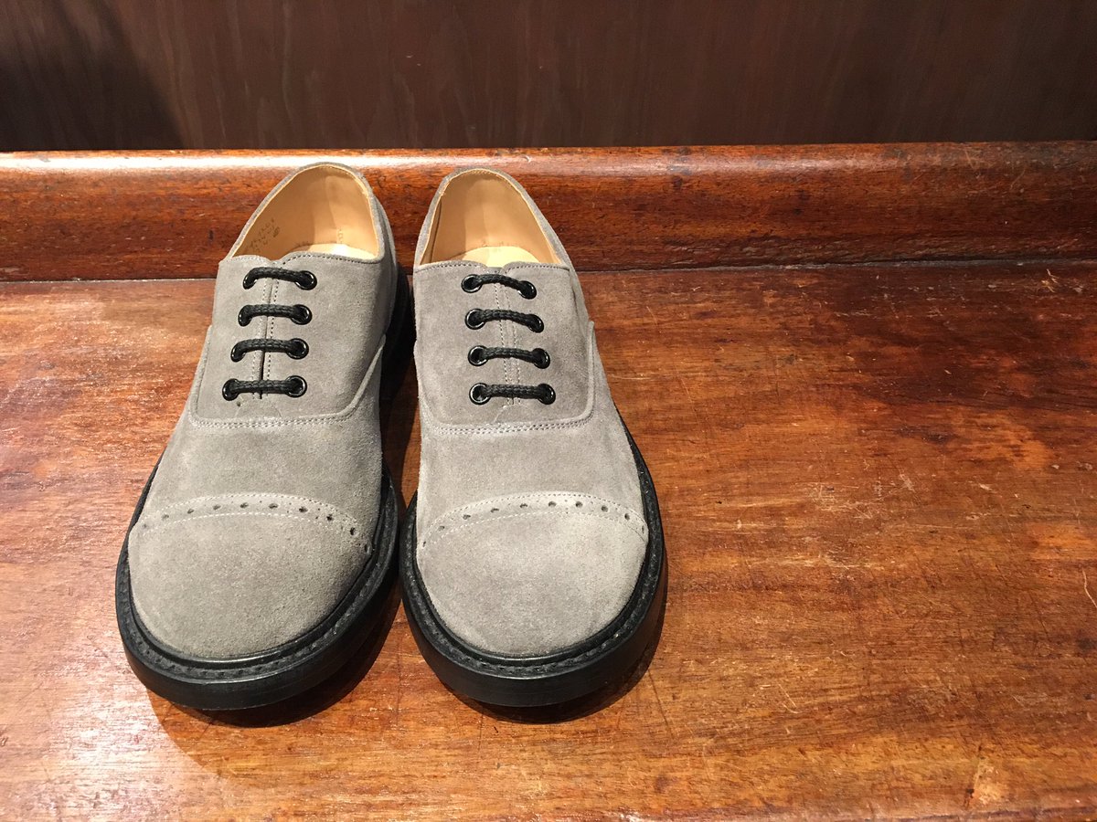 confect_kitte's tweet photo. 『Quilp by Tricker's』
クイルプのグレー。コバ部分の主張がポイントです。
KITTE丸の内
#QuilpbyTricker's #CONFECT #nestRobe #fashion #menswear #クイルプ #MODEetARTISANS https://t.co/v4JW37sjpL