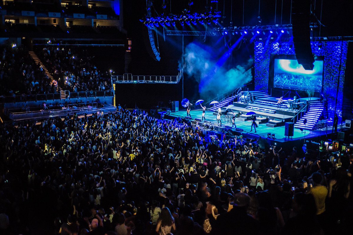 5h_panamaofc's tweet photo. @FifthHarmony Collaboration of the year #AMAs -Aidín https://t.co/35Biat04Z9
