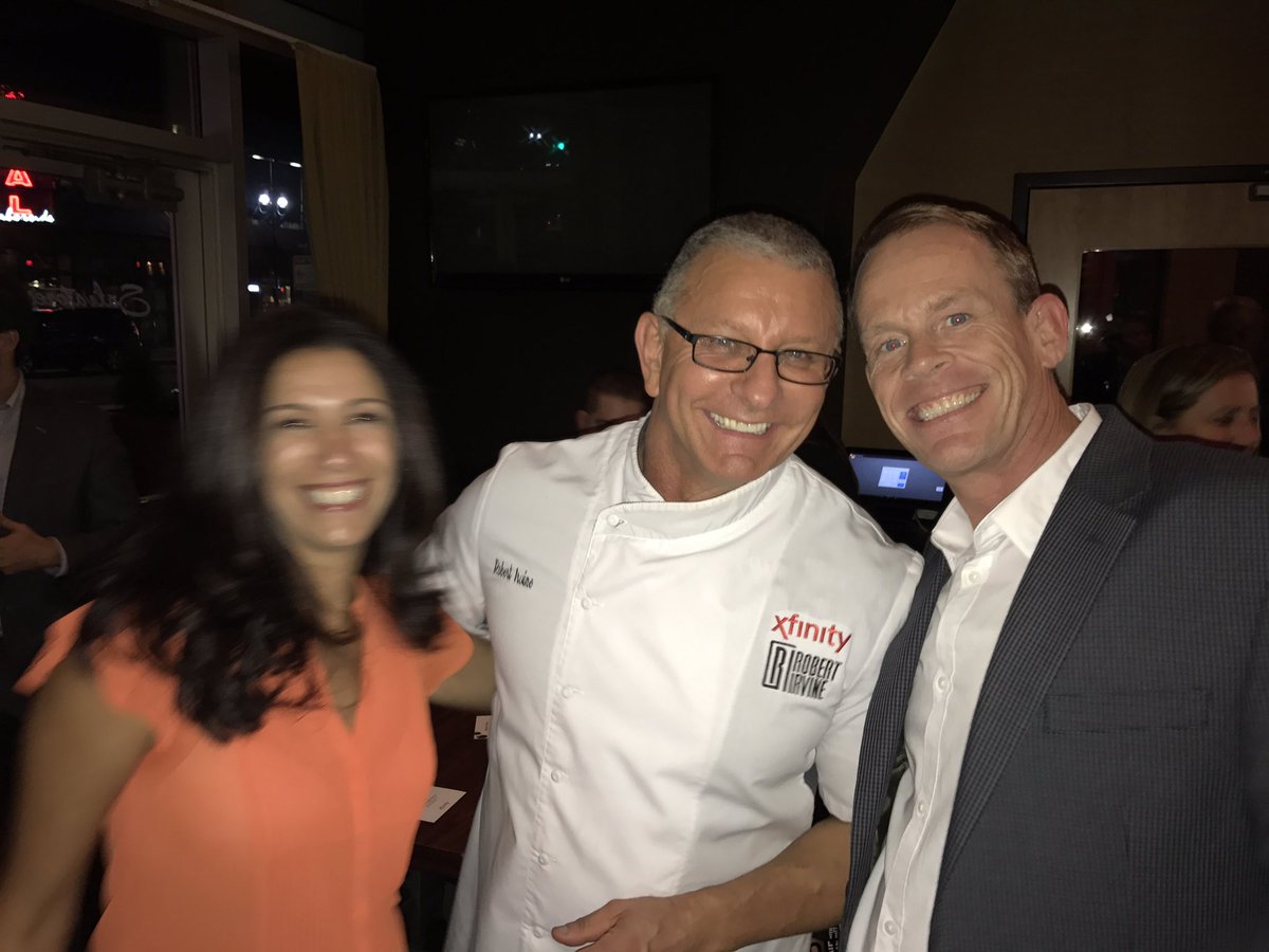 Joe_Callahan_'s tweet photo. Awesome night with the #chef
@RobertIrvine
@TigerRose420
#cabletown https://t.co/og9K1M71i1