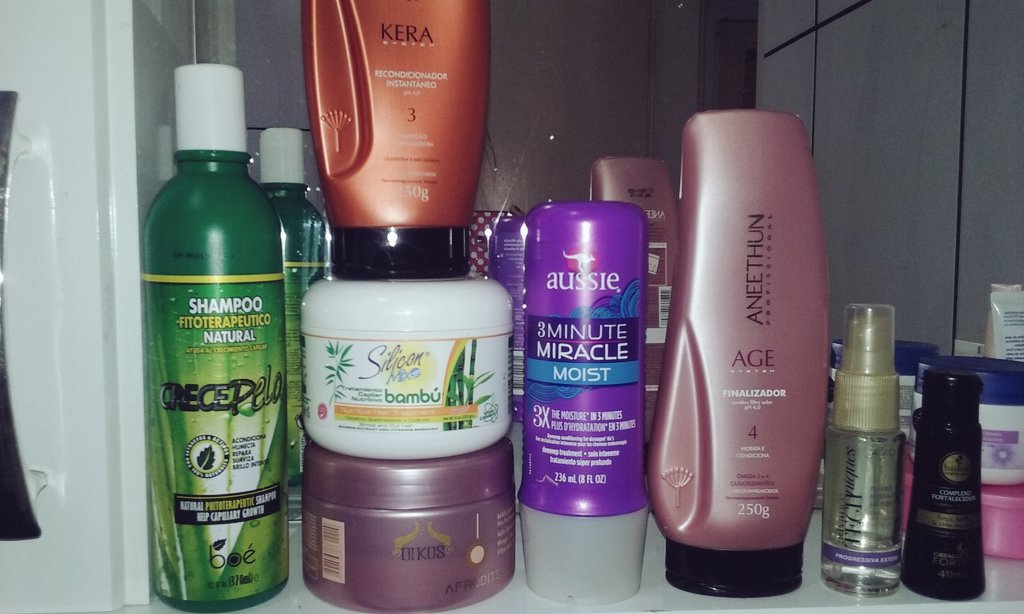 BrunaAlmeida18's tweet photo. Minha coleção .. 😍😊❤ #Aneethun #Aussir #CrecePelo #SiliconMix #Oikos #CavaloForte #amo https://t.co/SafRv73WKw