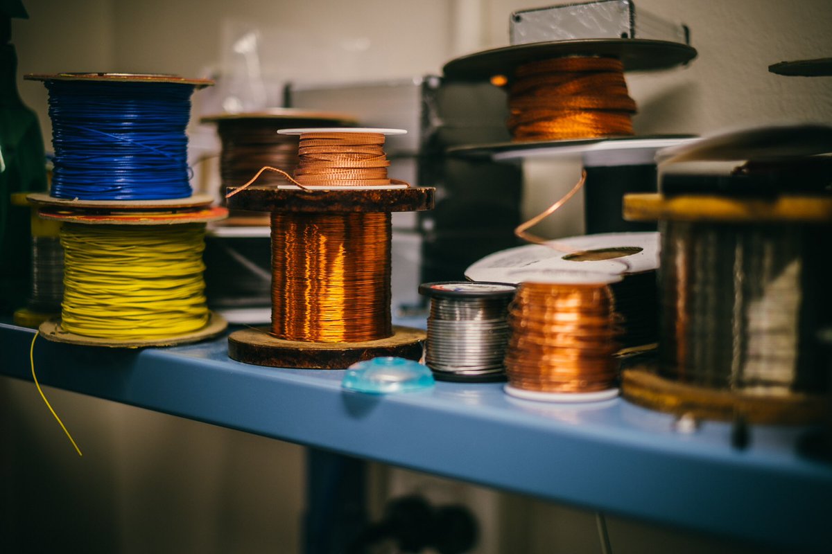PaleBlueSam's tweet photo. Wiring for superconducting qubits that can be used as artificial atoms! @ARC_EQuS @UQ_News #quantumsnaps #quantumcomputing 📸 @PatrickSelf https://t.co/NTis29RBgs