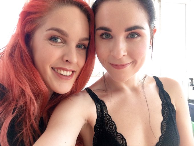 Ayer en el rodaje con mi querida @AmarnaMiller #HeSidoMalo #DieselBAD ✨ https://t.co/r504Hg2EYU<a class="tags" href="/tag/amarnamiller">@amarnamiller</a><a href="/tag/hesidomalo"class="tags"><span>#hesidomalo</span></a><a href="/tag/dieselbad"class="tags"><span>#dieselbad</span></a>
