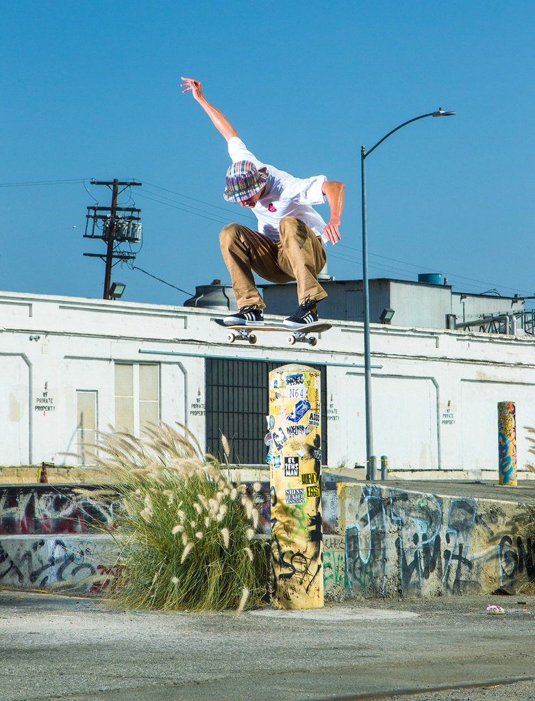 expeditionone's tweet photo. Pop and precision, @kennethhoyle nollie 180 in the #bestpantsinskateboarding. https://t.co/FYvsmUn3oD https://t.co/V1MCUjAHXP