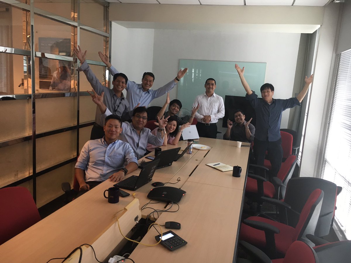 marco_untalan's tweet photo. LIVE All Flash Week Executive Kick-off Philippines viewing party!! #YOAF #yearofallflash #cantstopyoafing https://t.co/y6A4agahhg