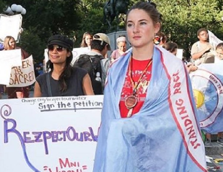 xnikulit's tweet photo. Protecting clean water Peacefully protesting Spreading truth like wildfire. @shailenewoodley will not be silenced #WaterIsLife #NoDapl 🙅🏻 https://t.co/Bks4YeNJmN