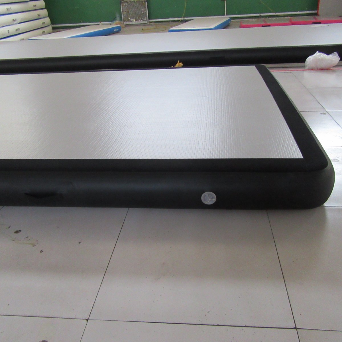 ibigbean01's tweet photo. https://t.co/gGPMIylt44
ibigbean inflatable gymnastics air mat-grey surface black side 16ft 20ft 33ft 40ft 50ft https://t.co/hf3N9JBYyY