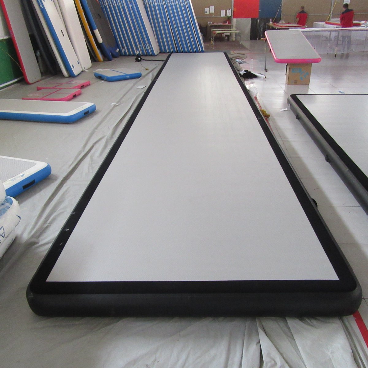 ibigbean01's tweet photo. https://t.co/gGPMIylt44
ibigbean inflatable gymnastics air mat-grey surface black side 16ft 20ft 33ft 40ft 50ft https://t.co/hf3N9JBYyY
