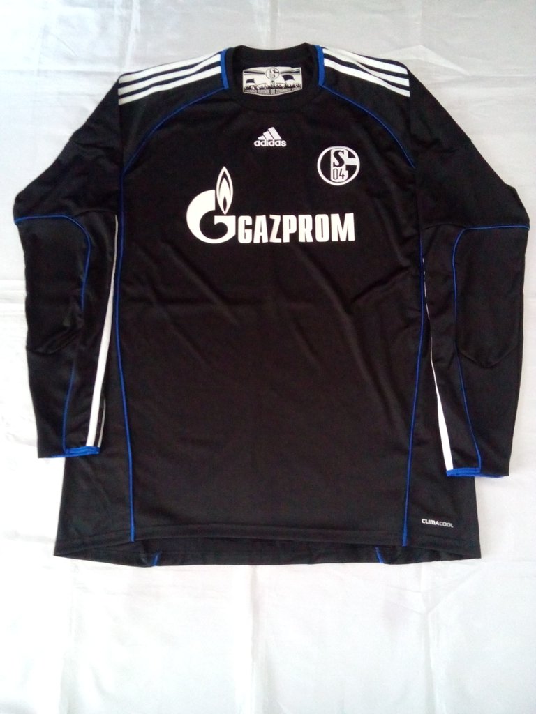 srbycasuals's tweet photo. #OJ6 schalke goalkeeper 10/11 size XL https://t.co/VYK2uZS7sv