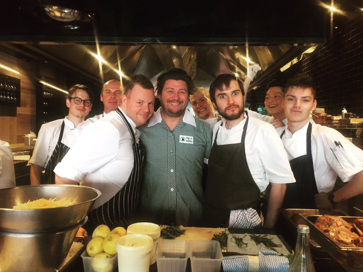 Me + the crew  getting ready for the races.... In a dress! #charity #DoItInADress #CaulfieldCup <a href="/estellebysp/">ESP</a> <a href="/digger75/">digger7</a>