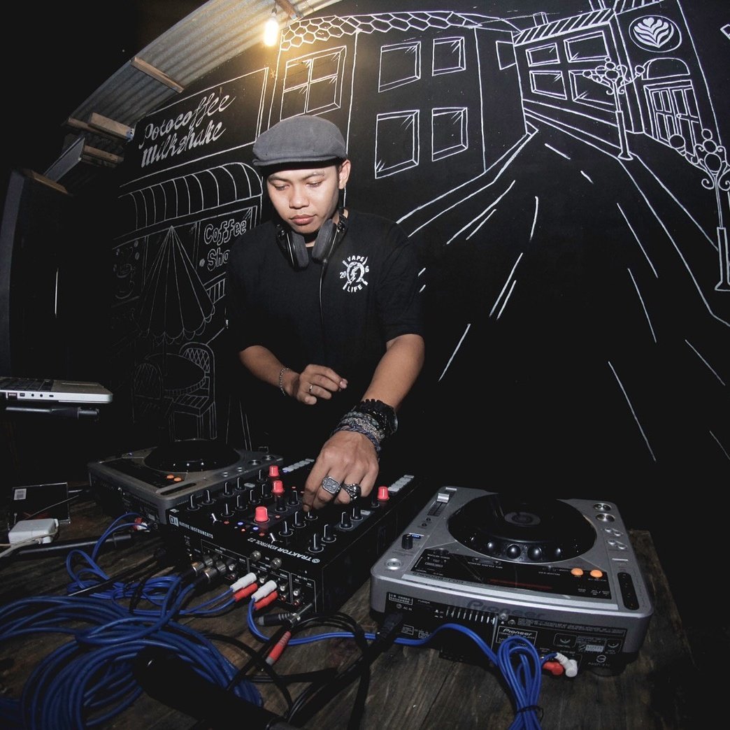 REZA PERMANA (@rezafake) on Twitter photo 