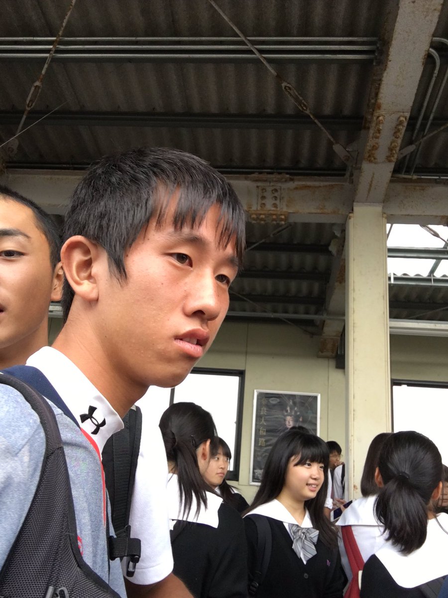 大辻隼也 on X: なんだこの人混み… 痴漢されやんよーにしよ t.coLrEoIt8rva  X