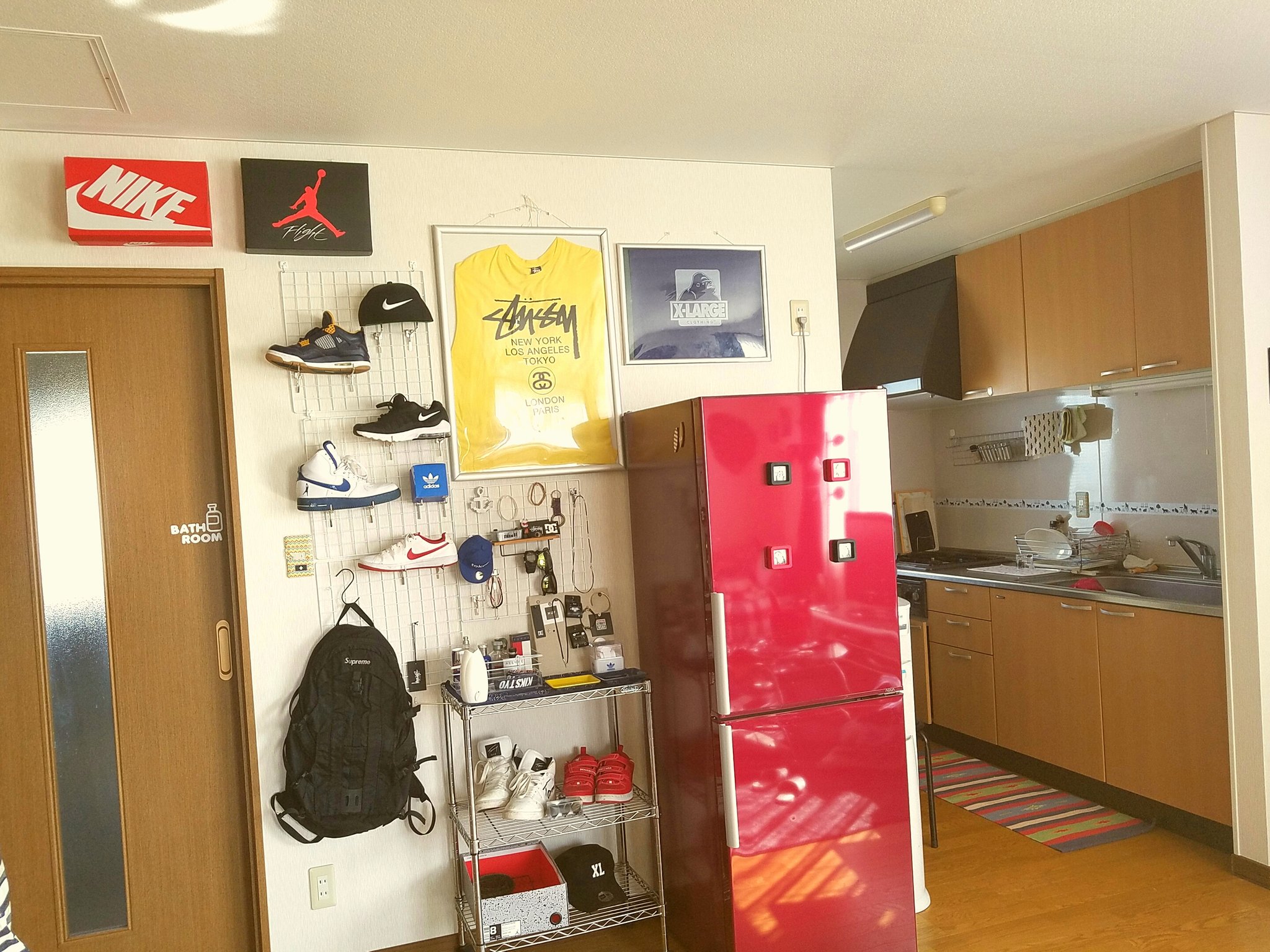 ｲｼｶﾜ My Room ストリート系部屋 こだわり強し 癒し空間 スニーカー 帽子 ディスプレイ T Co T5zjmyx7ut Twitter