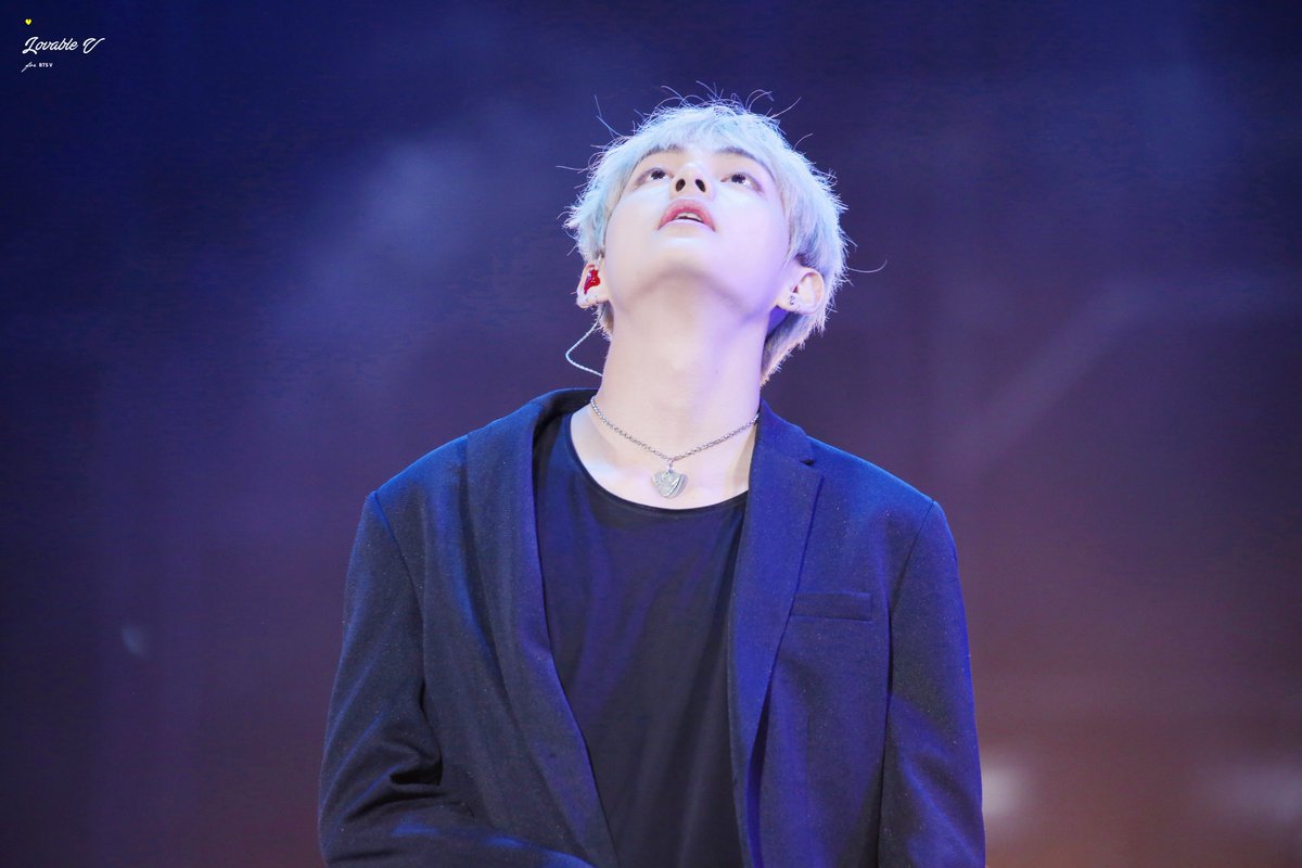 astraiuos's tweet photo. Vantastic_V: RT LOVABLE_TAETAE: 161008 DMC
눈부시게 아름다운 ,
BTS_twt #방탄소년단 #BTS #뷔 #v #태형 #태태 #DMC페스티벌2016 #DMCFestiv… https://t.co/40w3pX0o7N