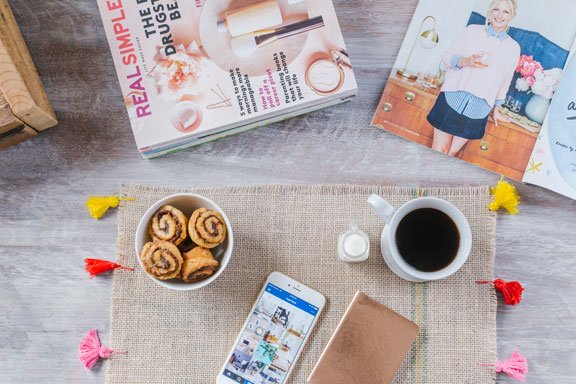 We love pom poms because they're so colorful! Here's a DIY from <a href="/thelccblog/">Taylor Harman</a> you can do for your next dinner party: ow.ly/FTgX304YEXd