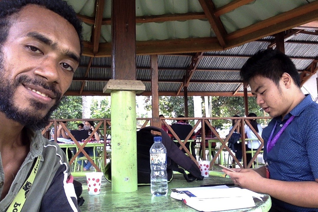 lowopari's tweet image. Nyante di Student Cantin Unklab.

#Mike
#GreenCampusUnklab
#Pisgor
#EsKrim