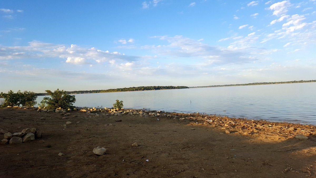 camboyum's tweet photo. Lake Lavon https://t.co/mwExGu20o3