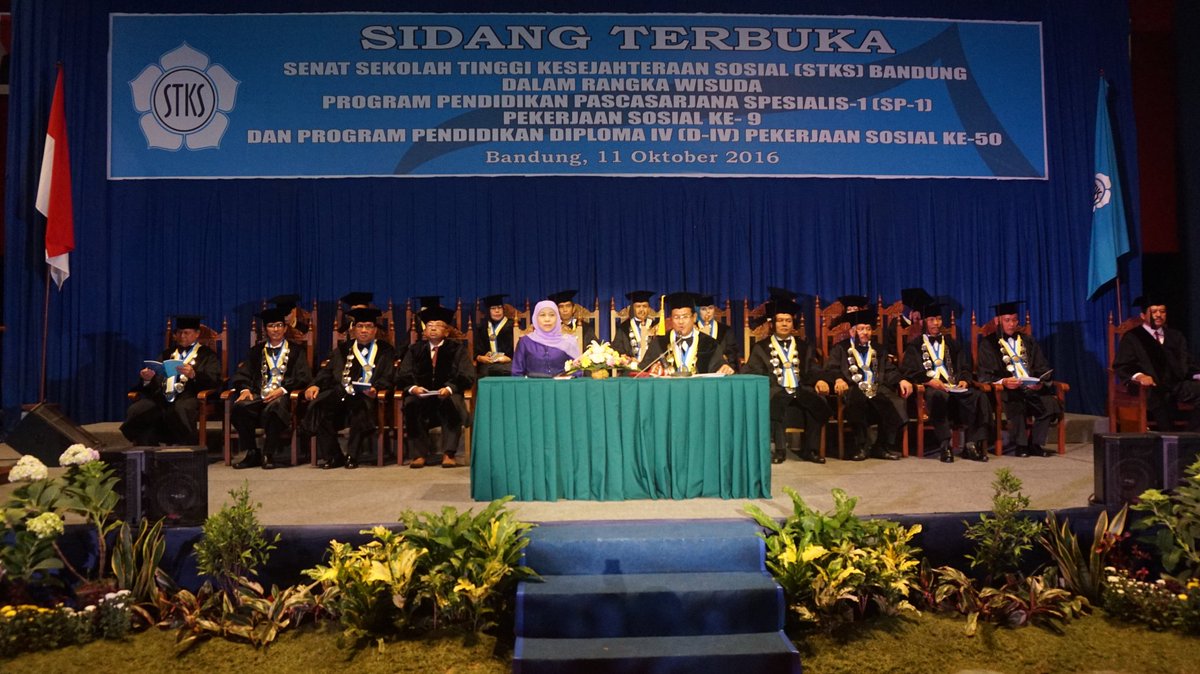 2. Wisuda STKS hari ini utk program pendidikan pascasarjana spesialis-1, Pekerjaan Sosial ke-9,dan program diploma IV Pekerjaan Sosial ke-50