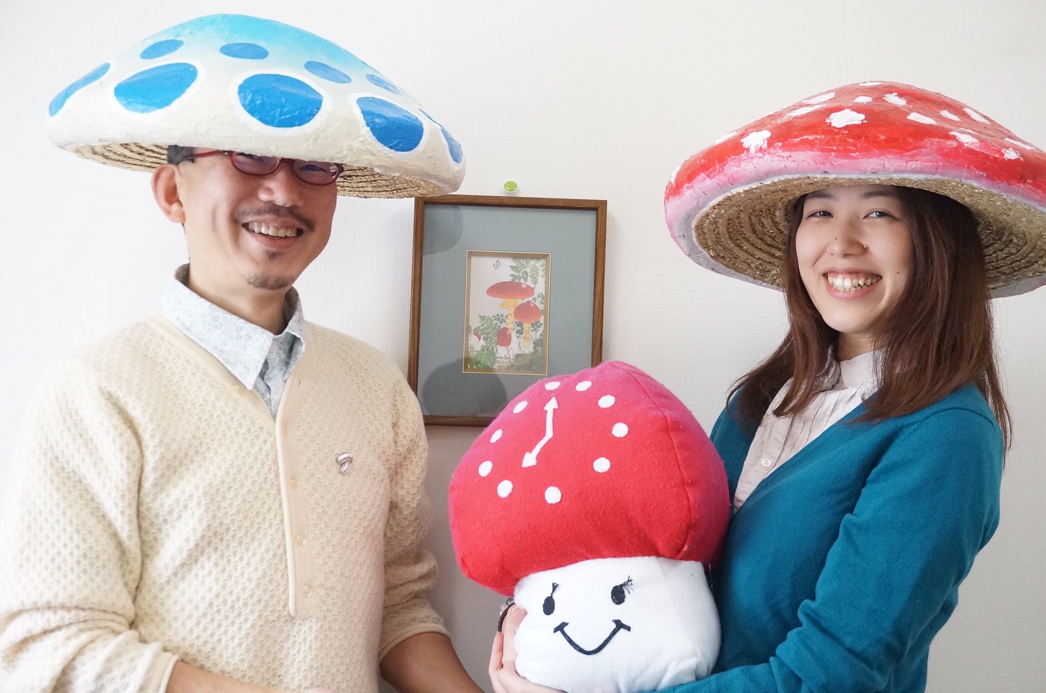 きのこのじかん わーい ヨコハマきのこ大祭のお二人がきのこ問屋に立ち寄ってくれたっシュ ありがとうございます O ヨコハマきのこ大祭さんの手作りきのこ帽子のクオリティがすごい ヨコハマきのこ大祭 In きのこ問屋 きのこ帽子 T Co