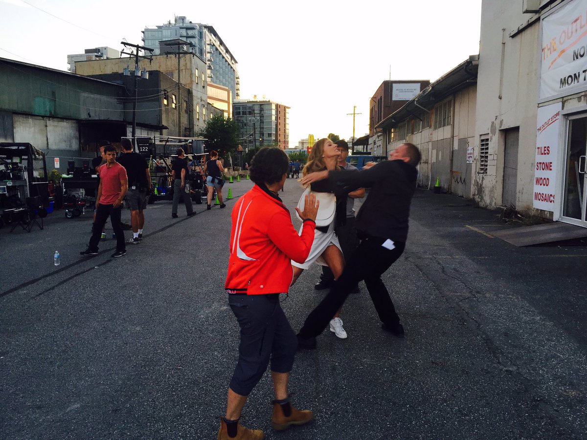 Alexkatsnelson's tweet image. Choreographing the final stunt (with the sun  still up.) @mairzeealmas @trutriciahelfer #badass #lucifer #bts