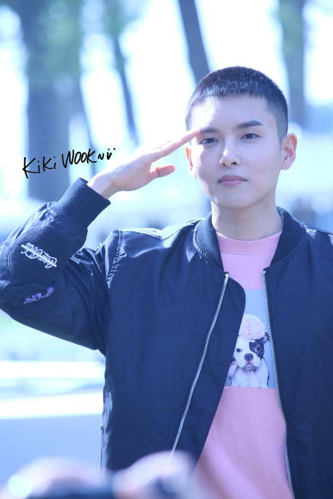 sujufor_elfindo's tweet photo. [#PIC] [HQ] 161011 #WaitingforRyeowook by kikiwook0621 https://t.co/5npEKZjyAV
