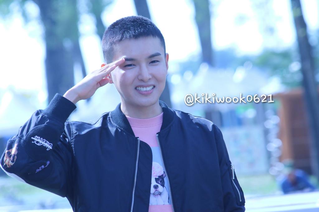 sujufor_elfindo's tweet photo. [#PIC] [HQ] 161011 #WaitingforRyeowook by kikiwook0621 https://t.co/5npEKZjyAV