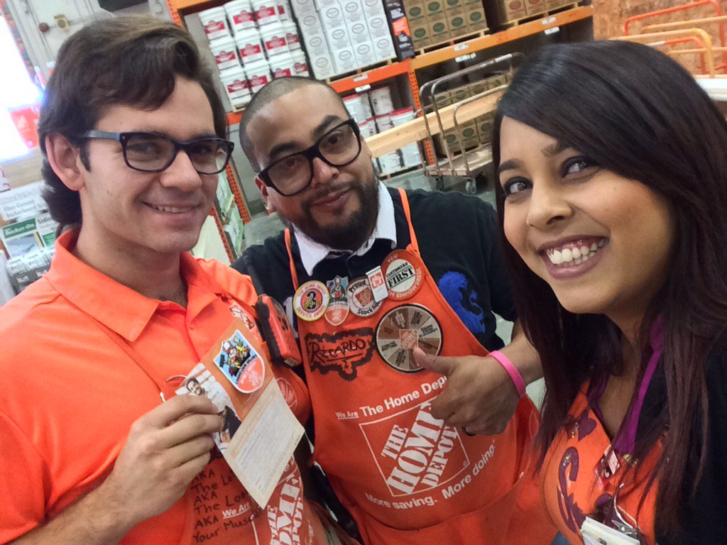 SarbGill01's tweet photo. Great job to Joel in the lot for being the associate of the month!  Way to go!! #pacnorthproud https://t.co/LsQkxJ3kAT