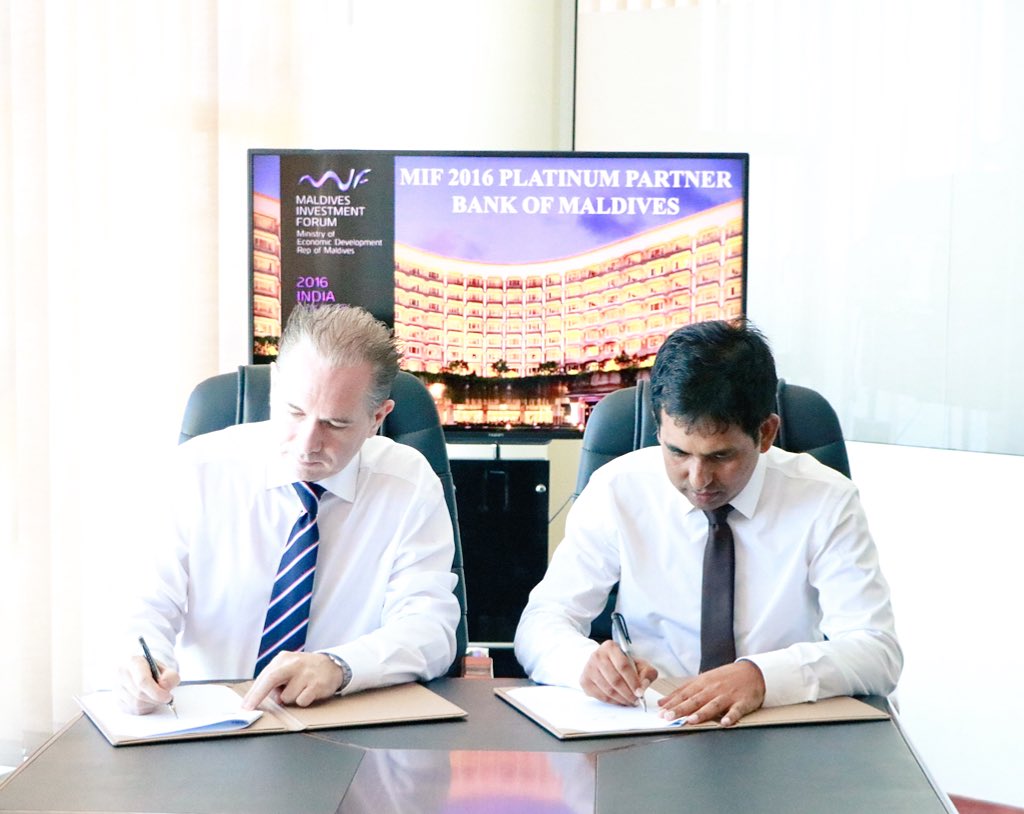 Hussain_Nafiz's tweet photo. Sponsor agreement signed with @bankofmaldives as a platinum sponsor for MIF 2016, to be held on 21-22 Nov at, Delhi #MIF16
#RaeesYameen2018 https://t.co/SX8u5RYENW