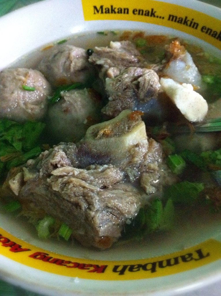 IwanHernawan_'s tweet photo. #BaksoWar Bakso Rusuk Jl.Raya Bekasi, Cakung #Jaktim @arieparikesit https://t.co/ikPVZFL6yJ