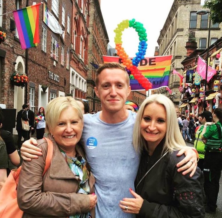 HeyItsMarkH's tweet image. #NationalComingOutDay – My story markianharrop.wordpress.com/2016/10/11/nat…