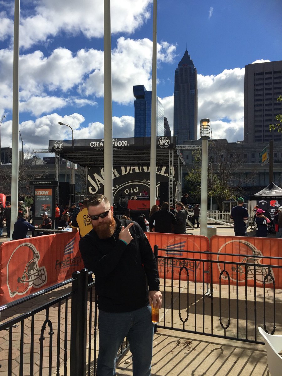 MUTGuru's tweet photo. Was great seeing my home, but ready to get back to the 407. Thanks Ohio!
#CantonNative #HOFCity #TheLand
Wheels up ๐ซ #Orlando https://t.co/ZUXTttovo4