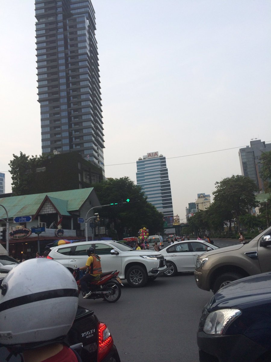 RT <a href="/Kiwi_wow/">KaewZa</a>
ไม่กิจ อย่าคิดเข้ามาครับ ถ.สีลม  #งานวัดแขก