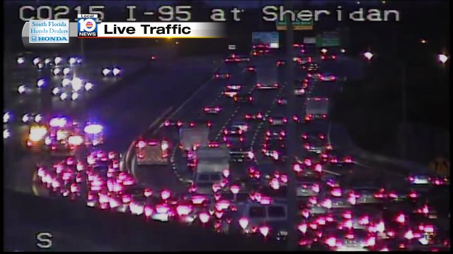 Crash on I-95 SB Express at Sheridan St #traffic https://t.co/aKPX3ECZs4