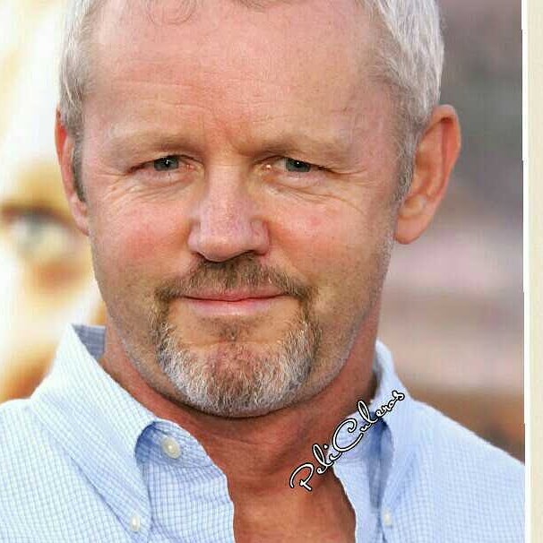 PCuleros's tweet image. Happy birthday #63 to #davidmorse 
From PeliCuleros