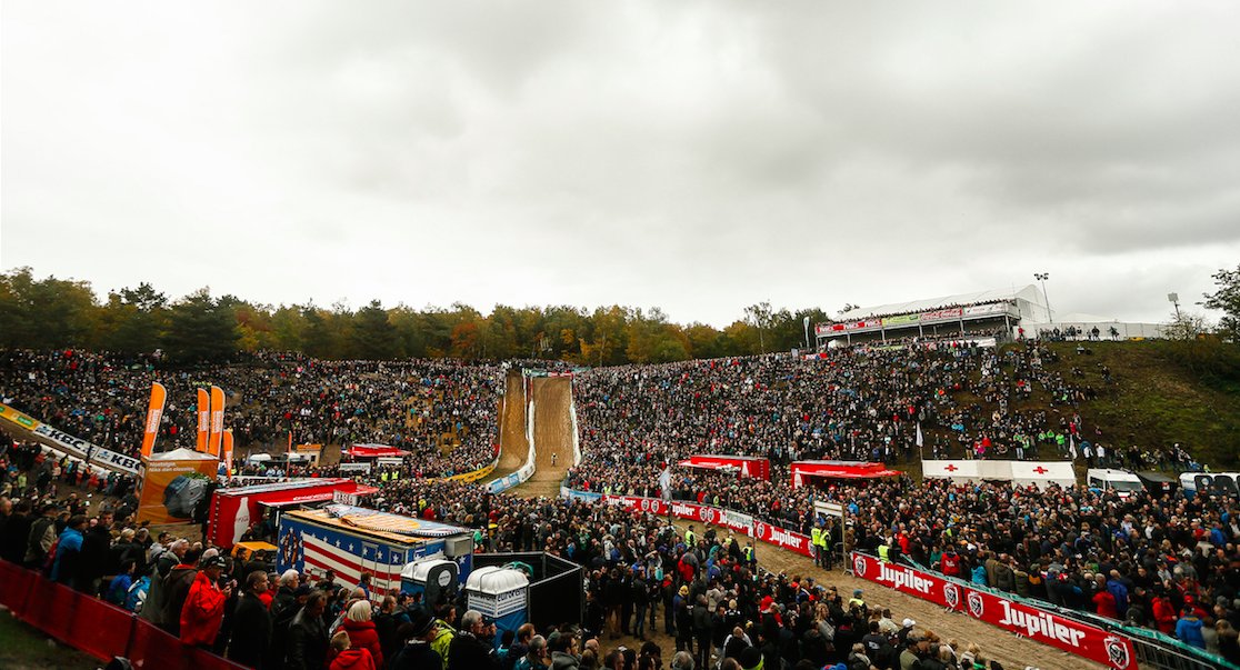 SuperprestigeCX (@superprestigecx) on Twitter photo Ook zo 'zot' van de Kuil? Retweet dit bericht en maak kans op gratis inkomkaarten voor Zonhoven, nu zondag. Good luck!!! (foto:©Photopress) Ook zo 'zot' van de Kuil? Retweet dit bericht en maak kans op gratis inkomkaarten voor Zonhoven, nu zondag. Good luck!!! (foto:©Photopress)