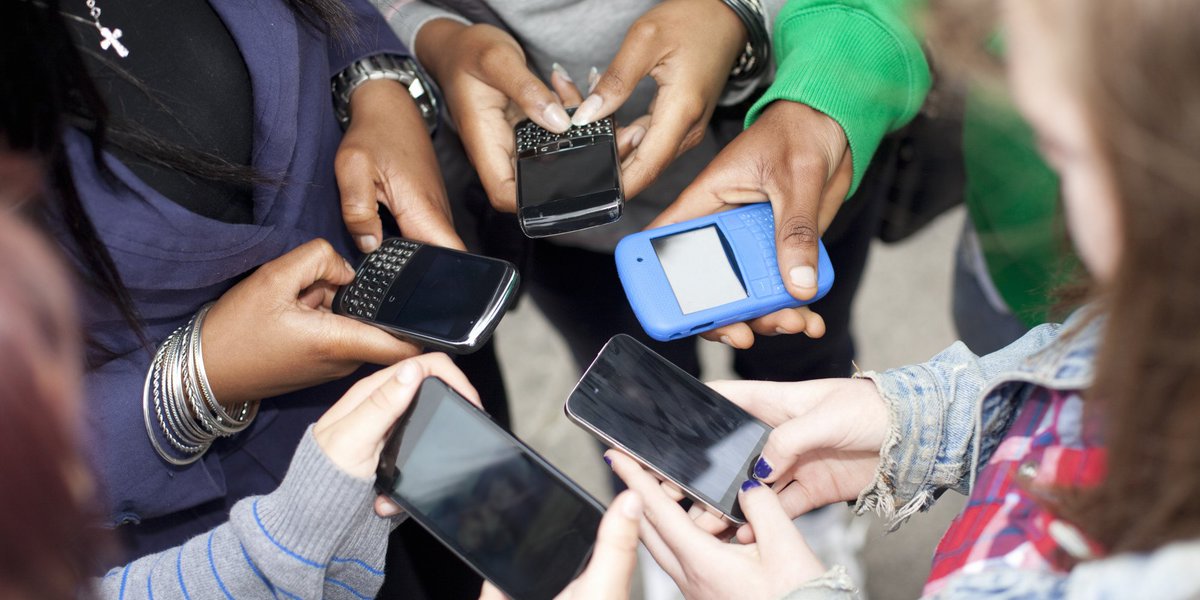 MelHossler's tweet photo. Étude : les 11-12 ans et les réseaux sociaux https://t.co/iKJPvxOLMN https://t.co/wGuu9NHojr