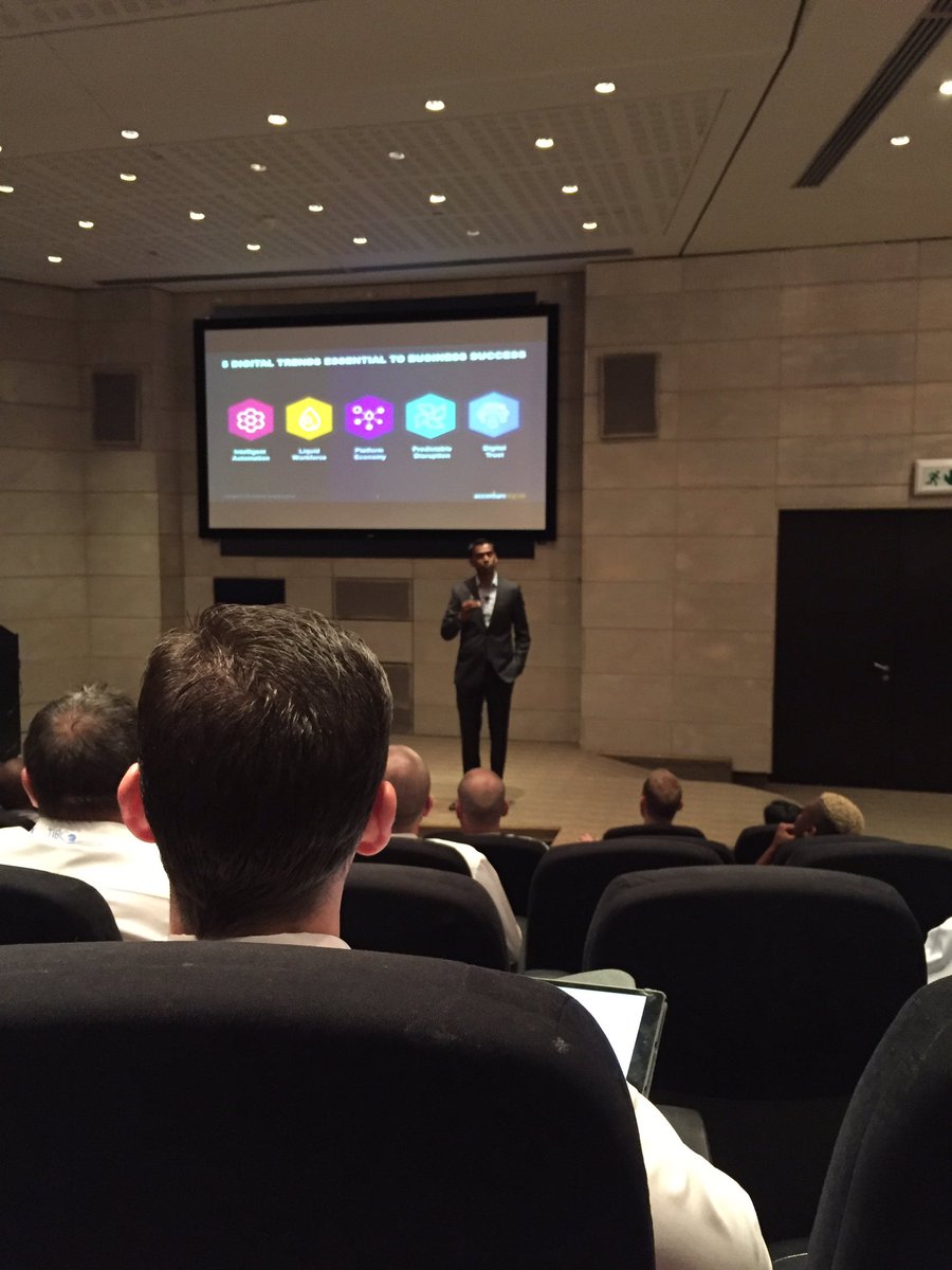 NerushkaBowan's tweet image. First up @naikl talking us through the 5 digital trends essential to business success #ITWebDigital