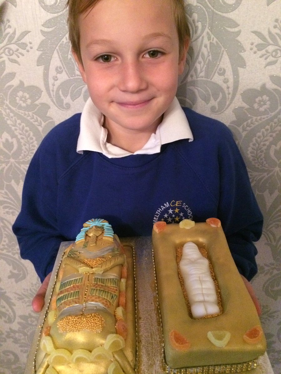 DeanBrown647's tweet photo. @yr5melthamce Egyptian tomb cake #homework https://t.co/pI6jp3lFH8
