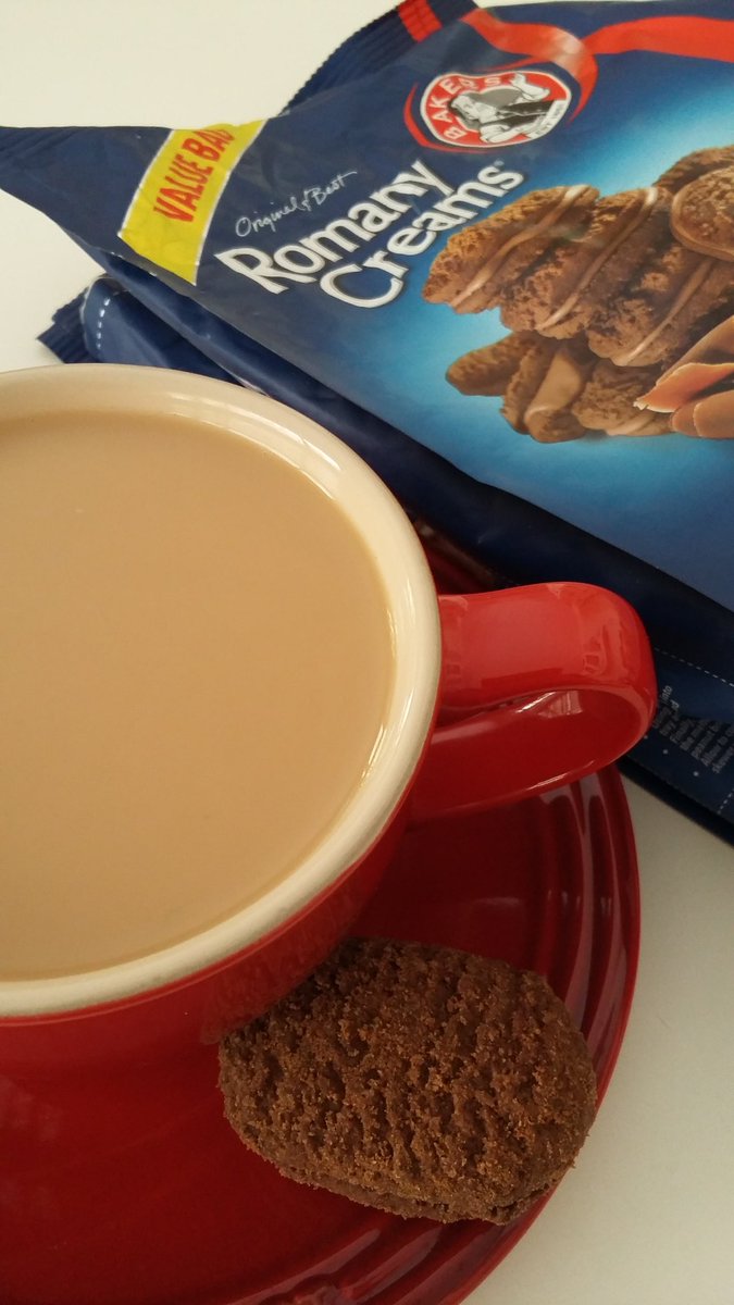 NicolaLMeyer's tweet photo. When @inge_loker is too busy to meet for coffee #madeaplan #biscuits @franco_danielle https://t.co/6V0soqpDXF