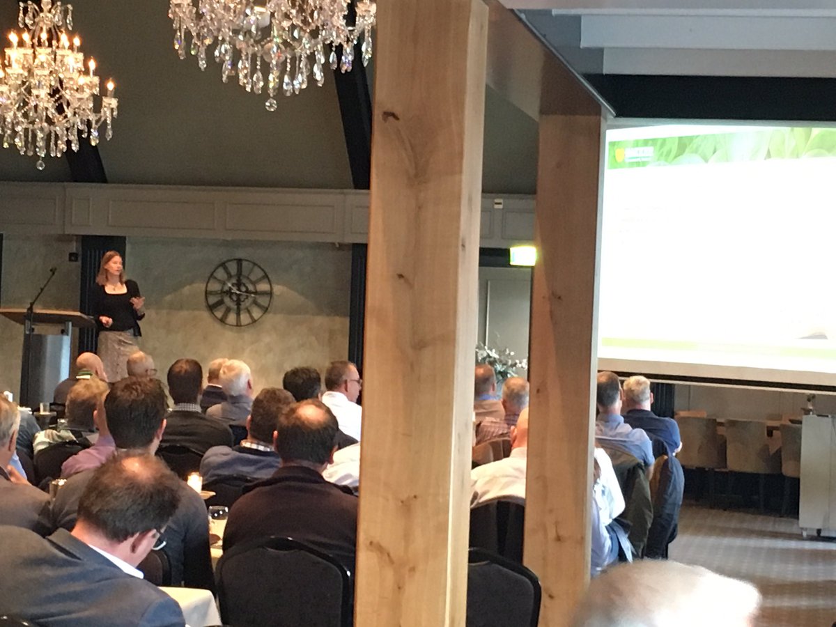 terryvanloon's tweet photo. Presentatie @rrrrna van #Bakker Barendrecht over eisen @albertheijn op #Cebeco kennisdag. Veel discussie ! @Agrifirm_Plant #gewasbescherming https://t.co/S6mgTWV9KO