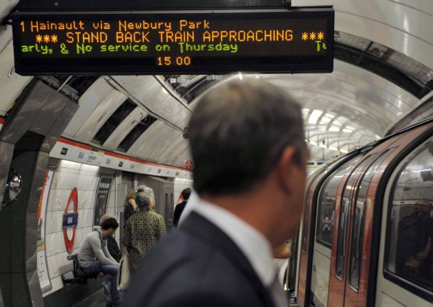 IlfordRecorder's tweet image. Commuters slam Central Line delays and ‘impossible’ crowds at South Woodford. Have you had problems? Get in touch: bit.ly/2dsEY8M