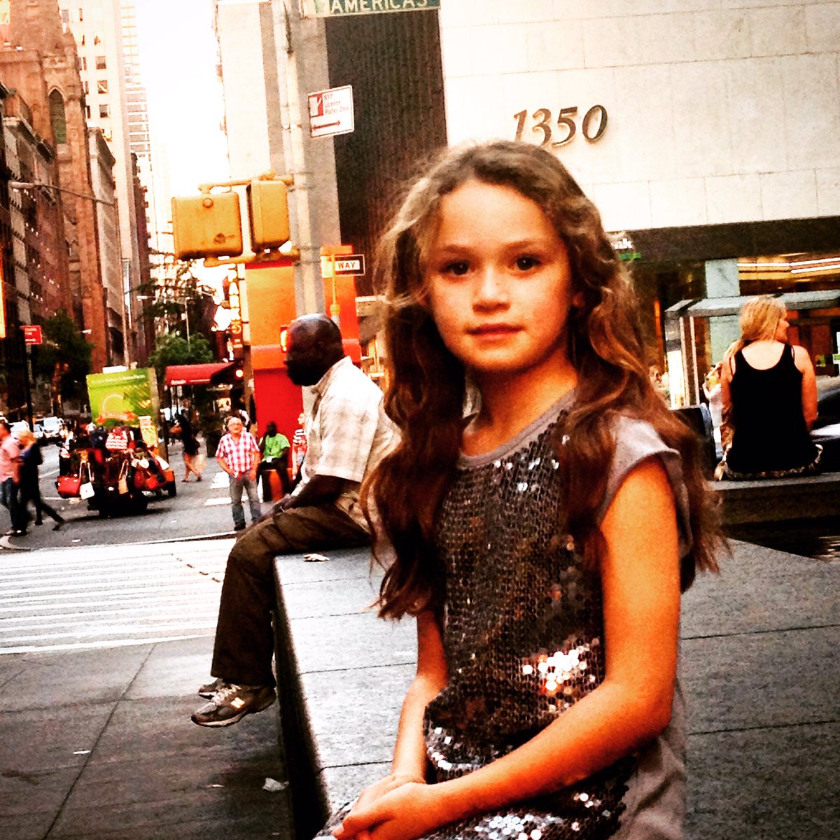 suzimcalpine's tweet photo. "A girl should be two things:
who and what she wants."
#CocoChanel #DayoftheGirl https://t.co/F1xsFmdaVr